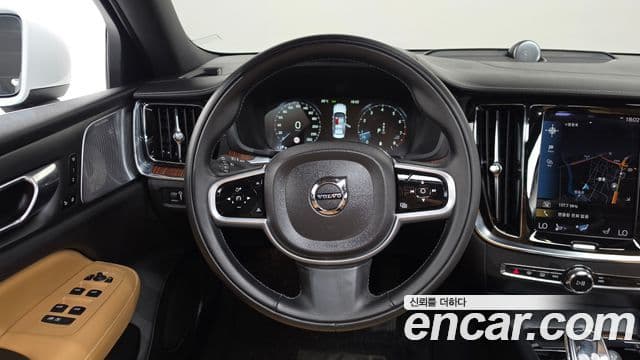 Volvo S60 2021 — ფოტო 12/20