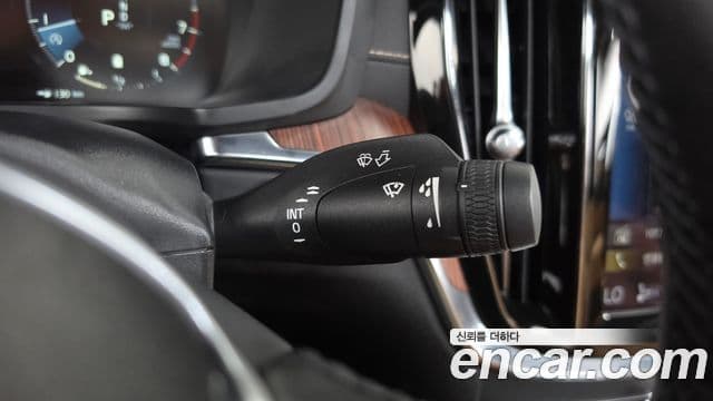 Volvo S60 2021 — ფოტო 20/20