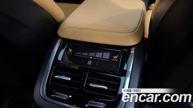 Volvo S60 2021 — Photo 8/36