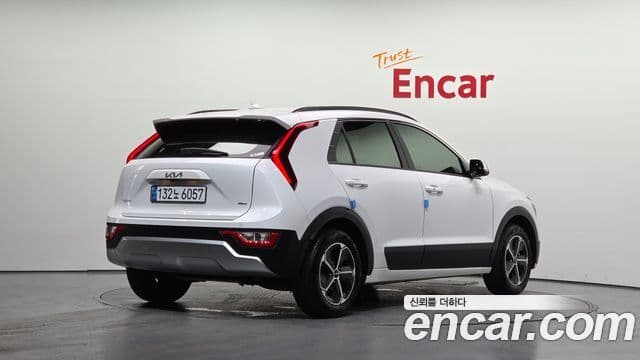 Kia Niro 2022 — ფოტო 2/20