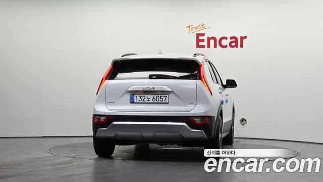 Kia Niro 2022 — ფოტო 4/20