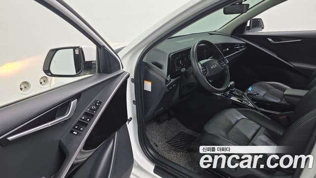 Kia Niro 2022 — ფოტო 11/20