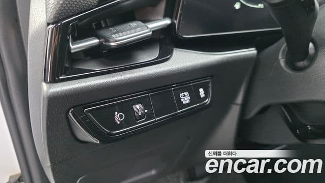 Kia Niro 2022 — ფოტო 13/20