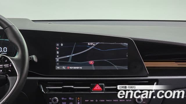 Kia Niro 2022 — ფოტო 17/20