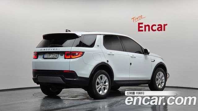Land Rover Discovery Sport 2021 — Фото 2/20
