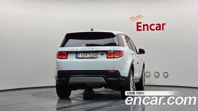 Land Rover Discovery Sport 2021 — Фото 4/20