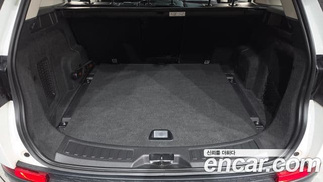 Land Rover Discovery Sport 2021 — Фото 18/20