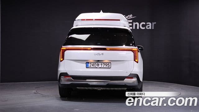 Kia Carnival 2024 — ფოტო 13/20