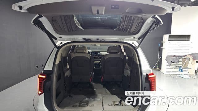 Kia Carnival 2024 — ფოტო 14/20