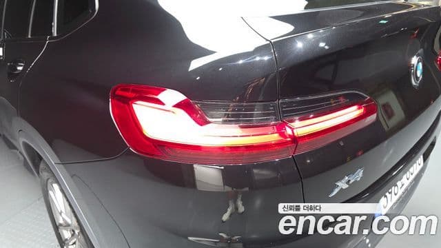 BMW X4 2021 — Şəkil 26/33