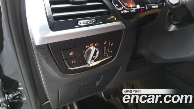 BMW X4 2021 — Şəkil 32/33