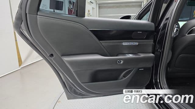 Genesis G90 2022 — Şəkil 24/32
