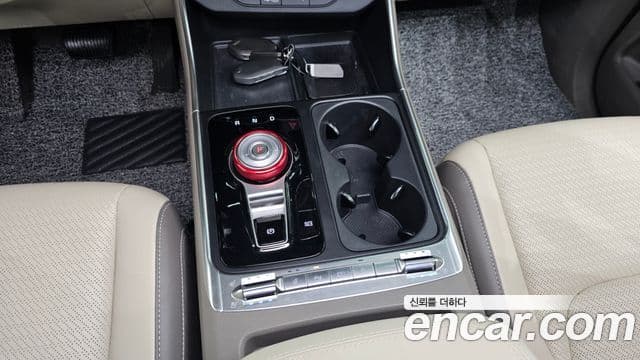 Kia Carnival 2024 — Şəkil 8/20