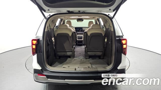 Kia Carnival 2024 — Şəkil 17/20