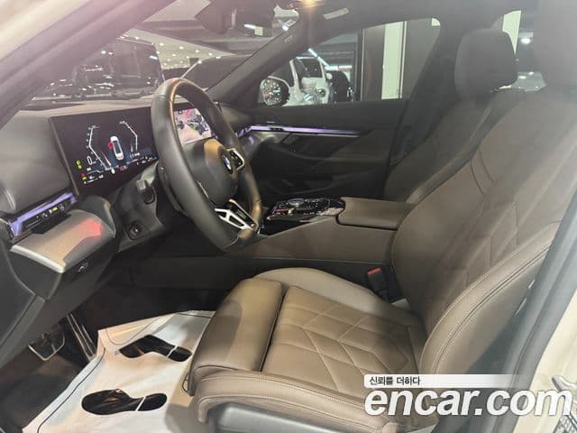 BMW 5 Series 2024 — ფოტო 15/19