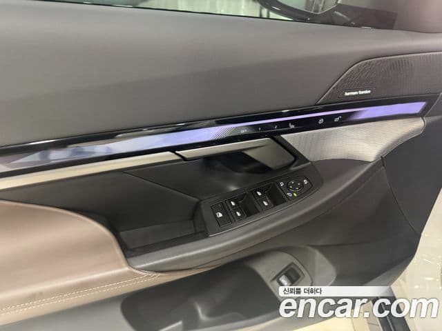 BMW 5 Series 2024 — ფოტო 16/19