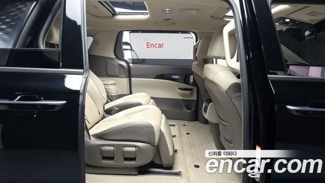 Kia Carnival 2023 — Şəkil 11/20