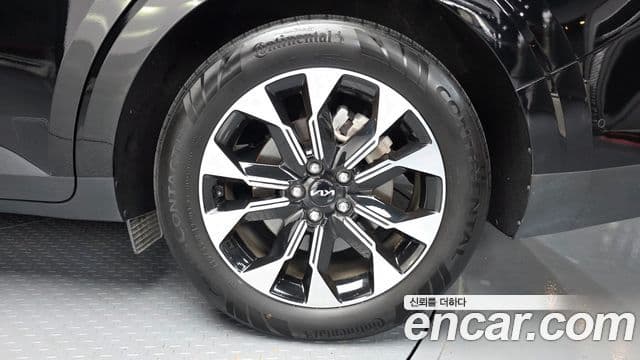 Kia Carnival 2023 — Photo 15/34