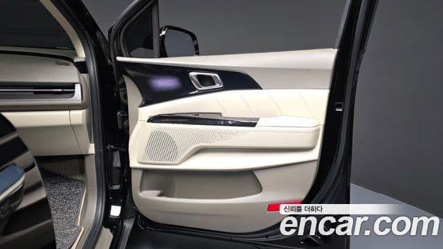 Kia Carnival 2023 — Photo 20/34