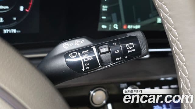 Kia Carnival 2023 — Photo 22/34