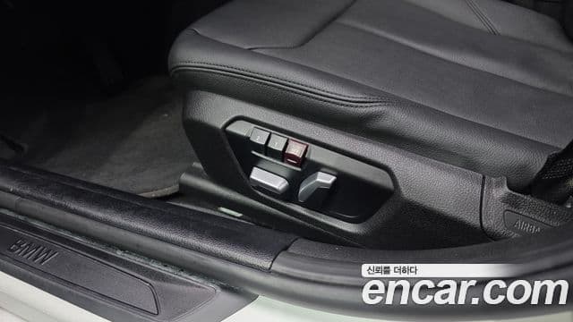 BMW 3 Series 2018 — Фото 18/20
