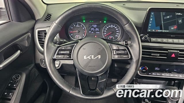Kia Seltos 2022 — ფოტო 13/20