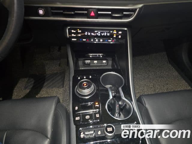 Kia K5 2023 — Şəkil 16/19