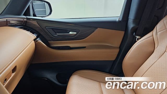 Toyota Alphard 2025 — Photo 26/34