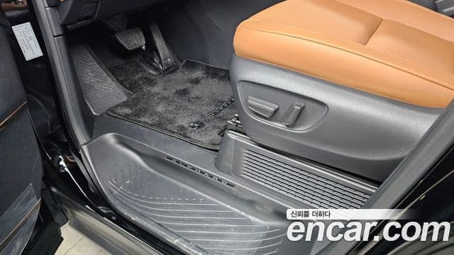 Toyota Alphard 2025 — Photo 29/34
