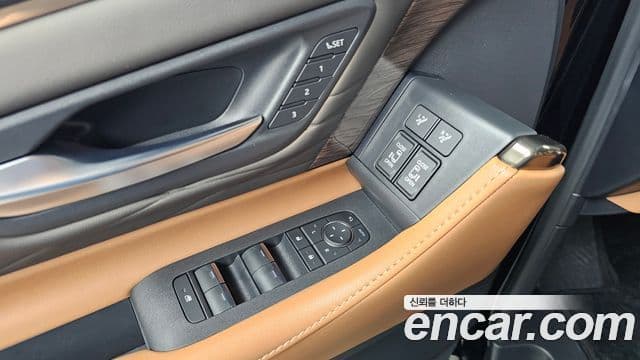 Toyota Alphard 2025 — Photo 16/34