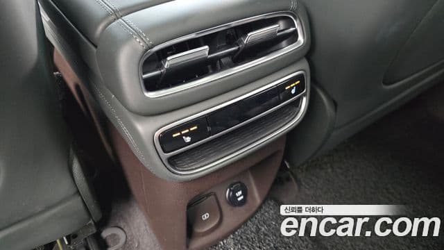 Genesis GV80 2021 — ფოტო 15/38