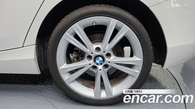 BMW 1 Series 2019 — ფოტო 20/20