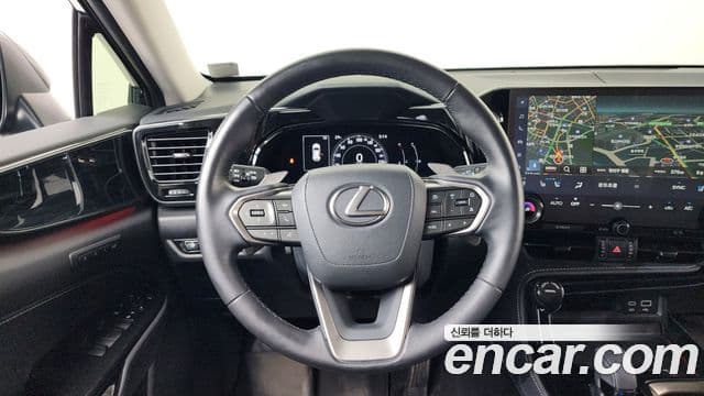 Lexus NX350h 2023 — ფოტო 13/20
