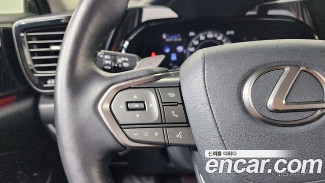Lexus NX350h 2023 — ფოტო 17/20