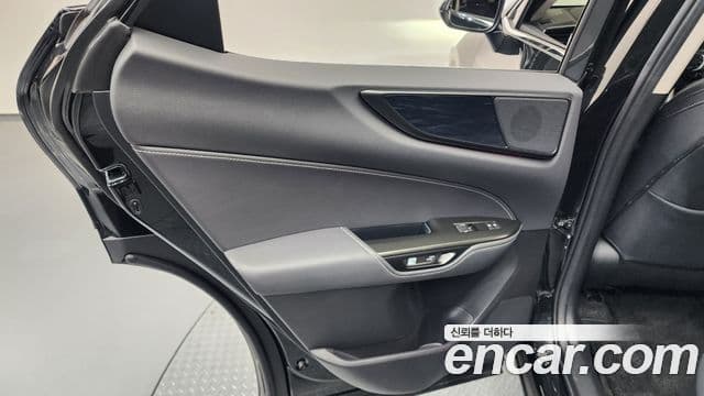 Lexus NX350h 2023 — Photo 6/37