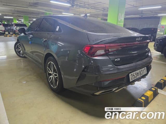 Kia K5 2023 — ფოტო 2/19