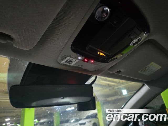 Kia K5 2023 — ფოტო 17/19