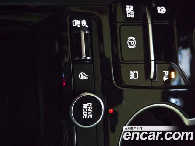 Kia K5 2023 — ფოტო 18/19