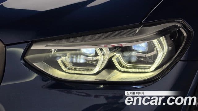 BMW X4 2021 — Photo 31/32