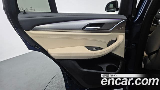 BMW X4 2021 — Photo 23/32