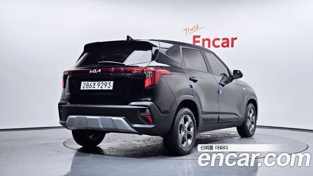 Kia Seltos 2022 — ფოტო 2/20