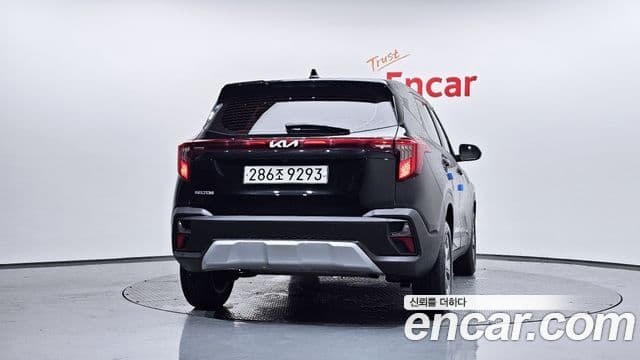 Kia Seltos 2022 — ფოტო 4/20