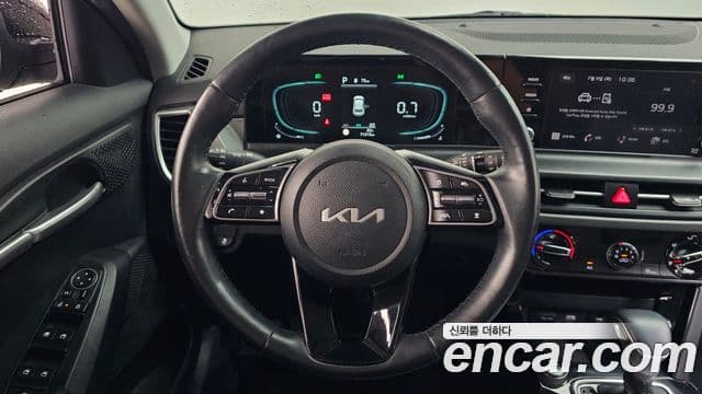 Kia Seltos 2022 — ფოტო 14/20