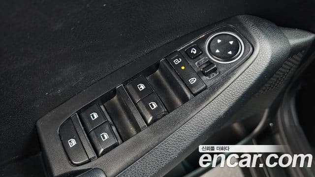 Kia Seltos 2022 — Şəkil 25/33