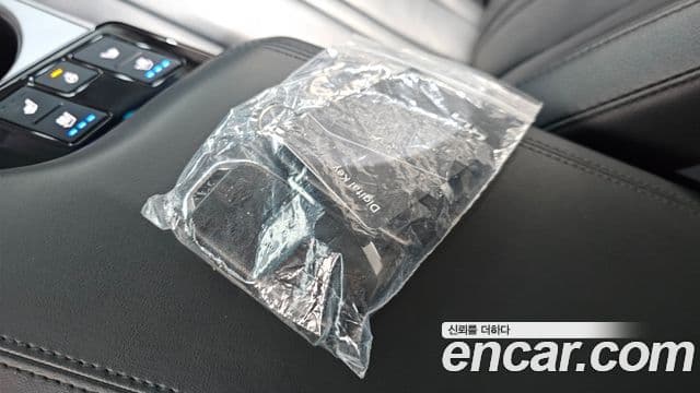 Kia K8 2022 — Photo 10/32