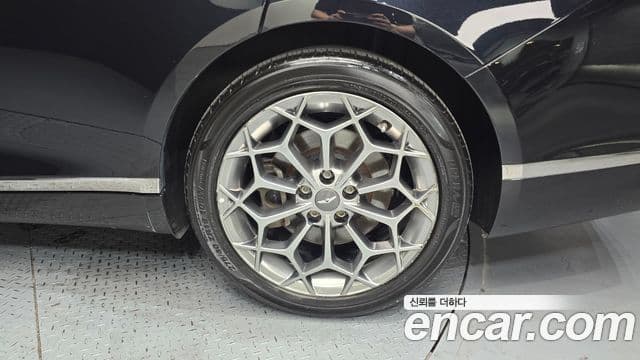 Genesis G80 2020 — Photo 19/32