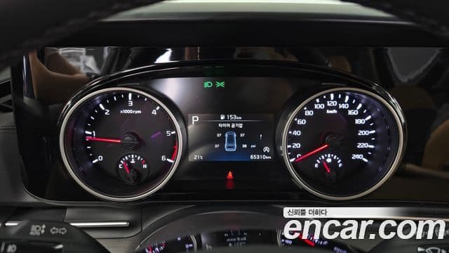 Kia Carnival 2023 — Фото 8/20