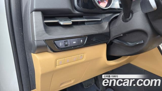 Kia Carnival 2023 — Фото 16/20