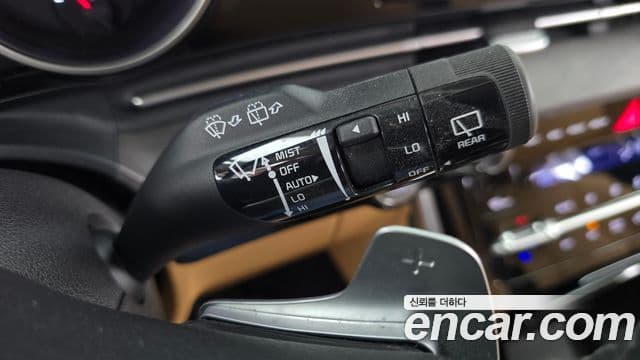 Kia Carnival 2023 — Фото 17/20
