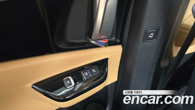 Kia Carnival 2023 — Фото 18/20